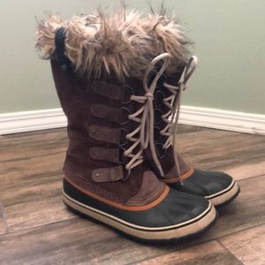 Sorel waterproof snow boots 9.5